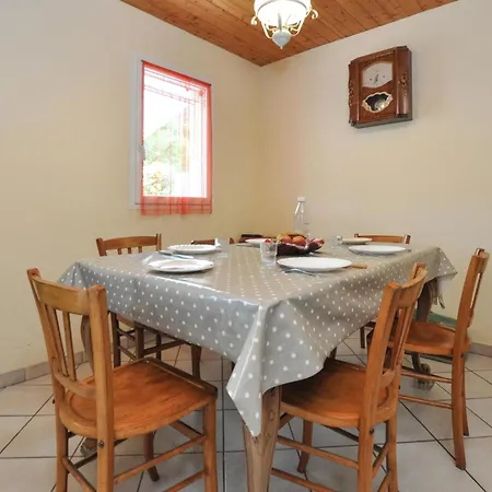 Stunning In Casa vacanze Saint-André-les-Alpes